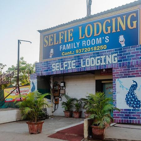 OYO 37530 Selfie Dhaba Hotel Sasupada Bagian luar foto