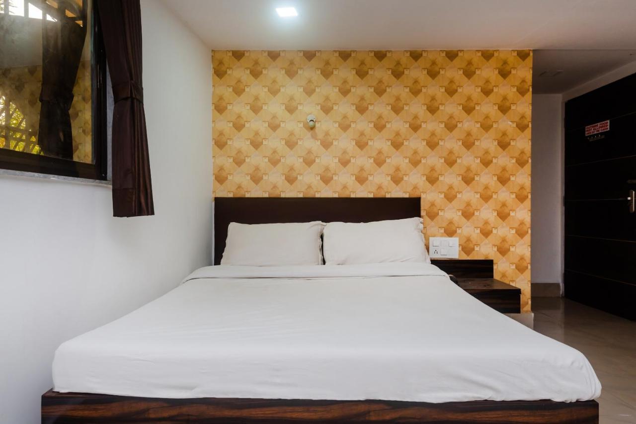 OYO 37530 Selfie Dhaba Hotel Sasupada Bagian luar foto