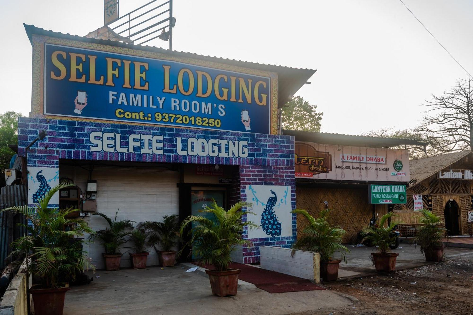 OYO 37530 Selfie Dhaba Hotel Sasupada Bagian luar foto